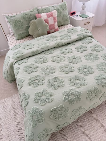 Blakely’s bedding from pottery barn kids! It’s soooo soft and also comes in purple! 

#LTKfindsunder100 #LTKkids #LTKhome