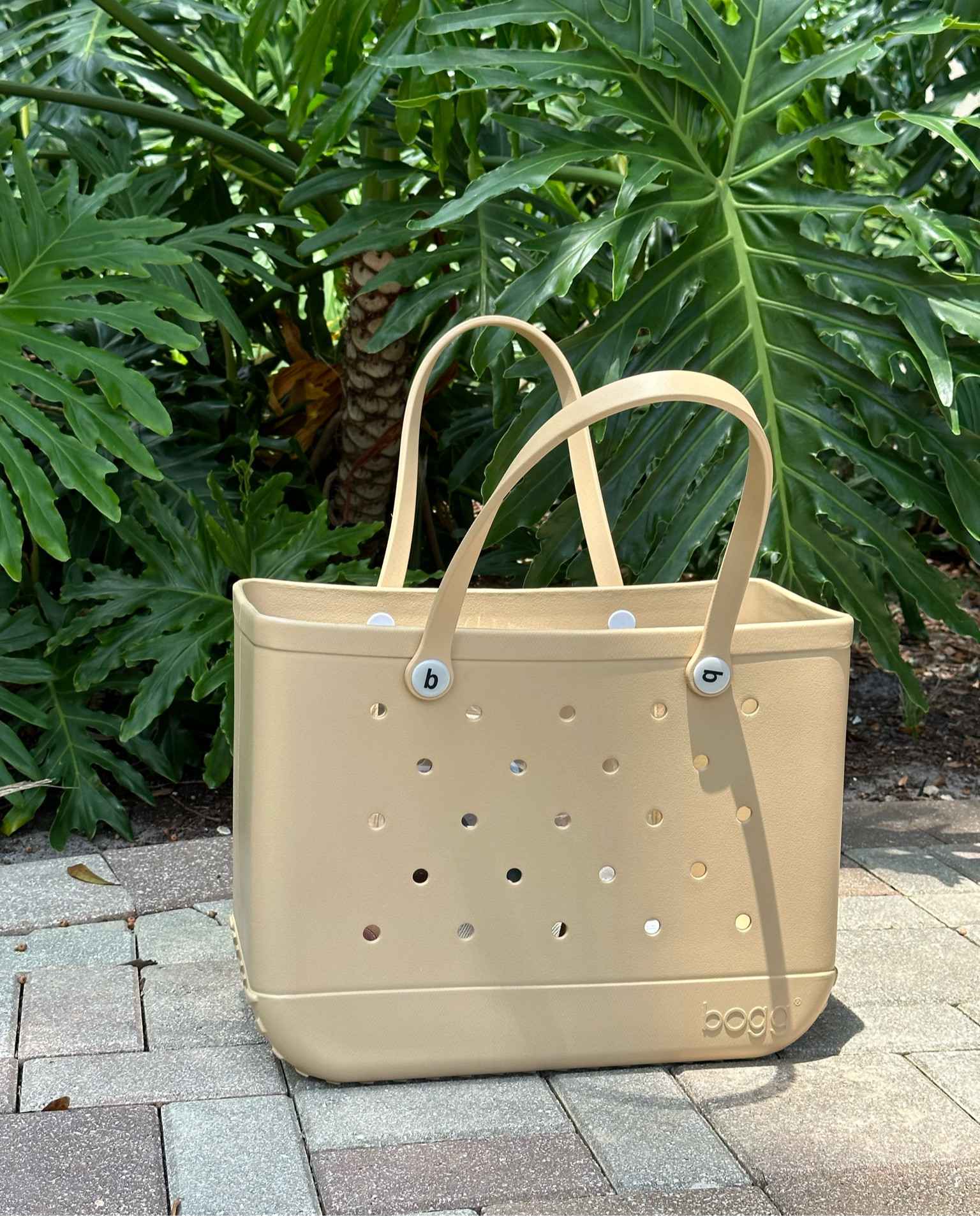 Beach bag. Pool bag. Kids pool toys. Beach toys. 


#LTKswim #LTKitbag #LTKkids