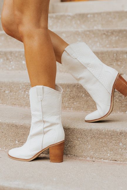 MIA Raylyn Western Boot in Ivory Python | Magnolia Boutique