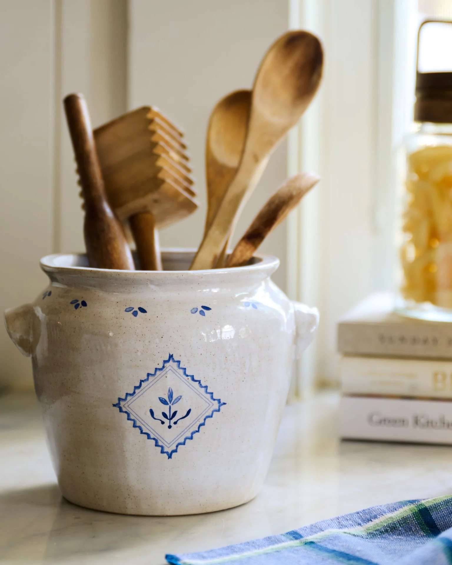 Juliet Ceramic Utensil Crock | Magnolia