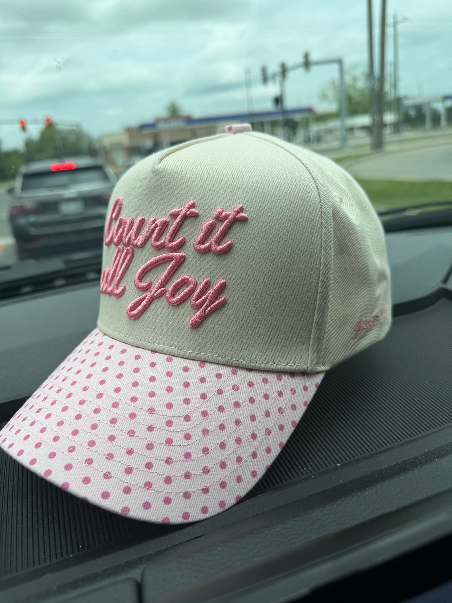 Obsessed with my kenzkustom hat 🩷

#LTKootd #LTKmomlife