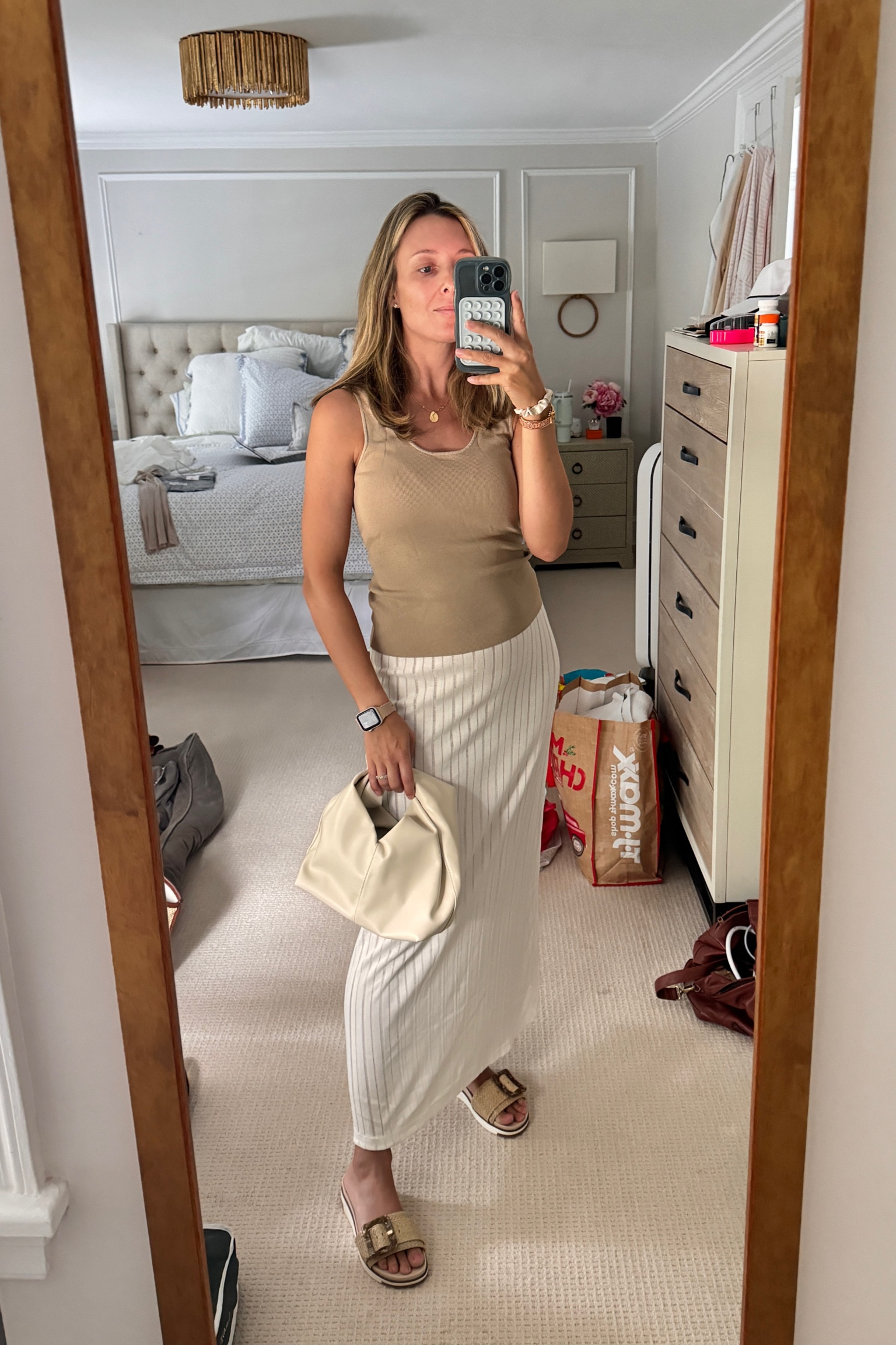 Knitwear is my late-summer wardrobe staple

Knit top from H&M
Knit skirt from H&M
Bag from Source Unknown
Sandals from Sam Edelman

#LTKSeasonal