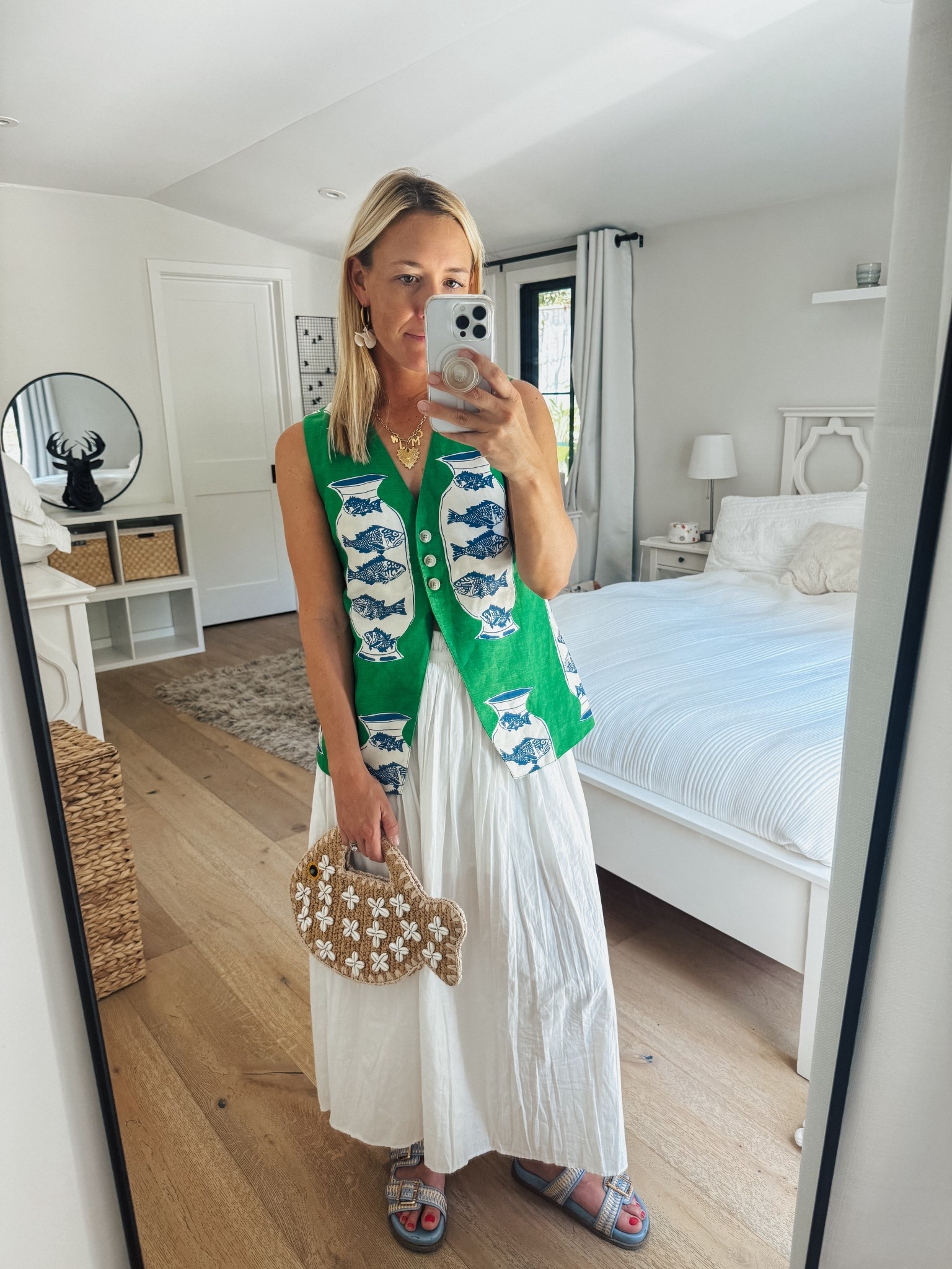 Fish vest 🐟 Wearing a size 4
#hunterbell