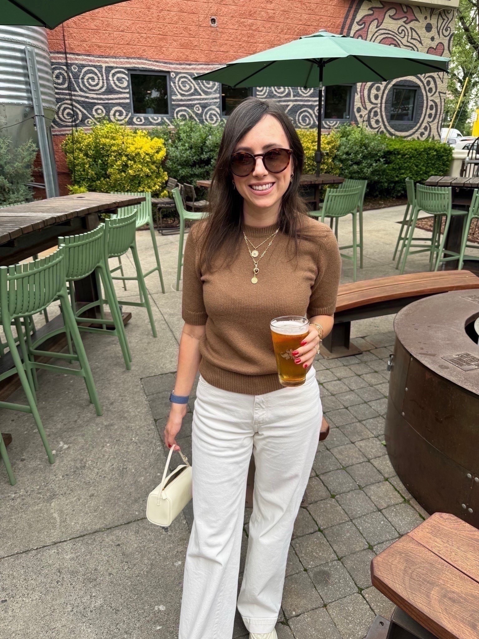 Vince short sleeve brown sweater (xs), baggy ecru white denim (25)



#LTKootd #LTKFindsUnder100 #LTKSeasonal