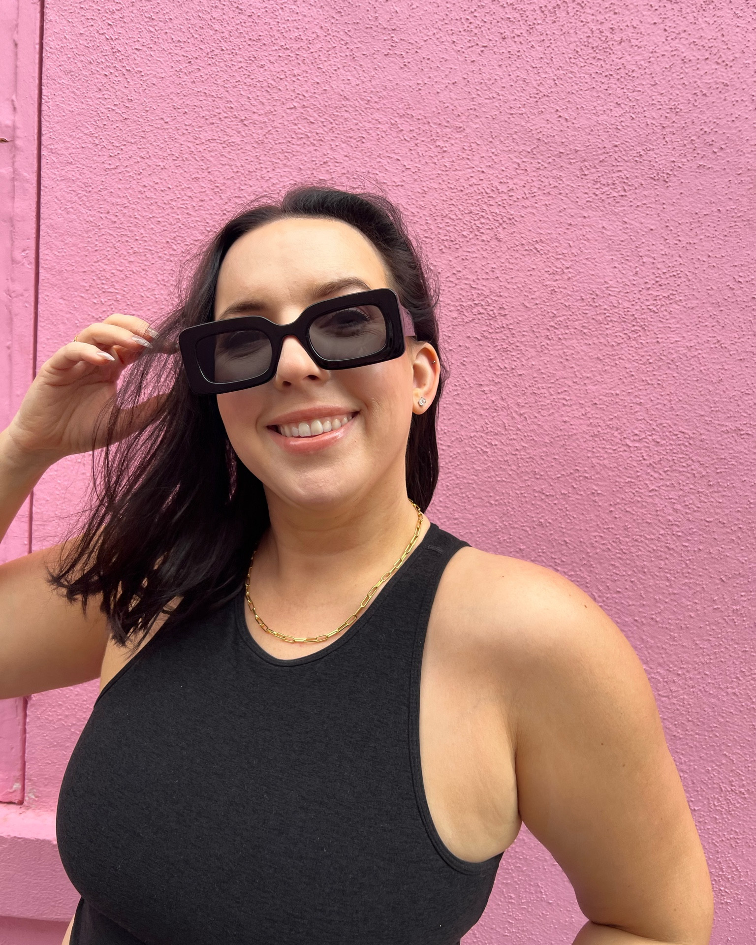 Travel accessories / rectangle sunglasses / paper chip chain necklace 

#LTKMidsize #LTKFindsUnder50 #LTKStyleTip