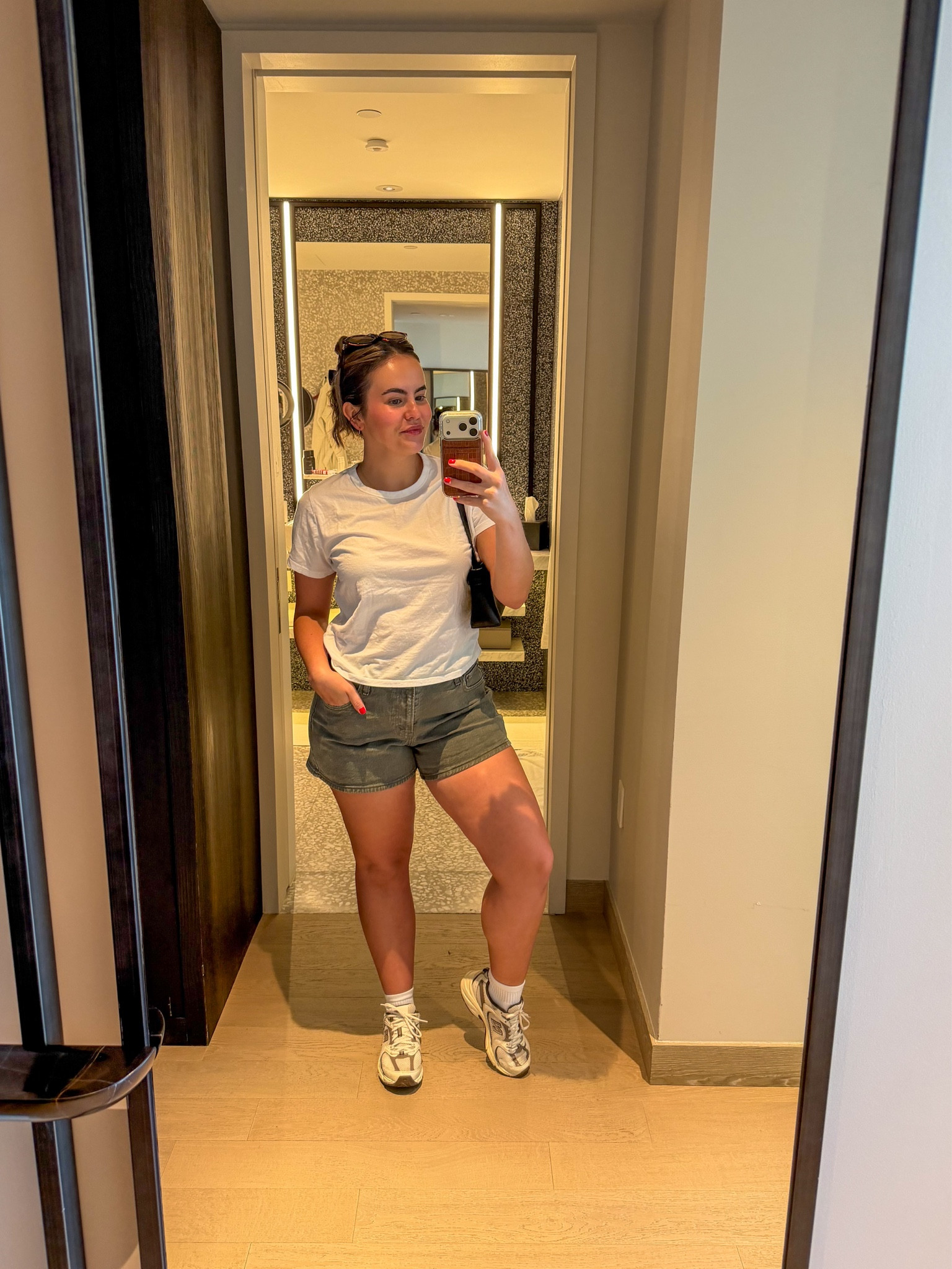 @abercrombie ootd— sightseeing in New York City 🚖🍎🥯🗽

#LTKootd #LTKdayinmylife #LTKTravel