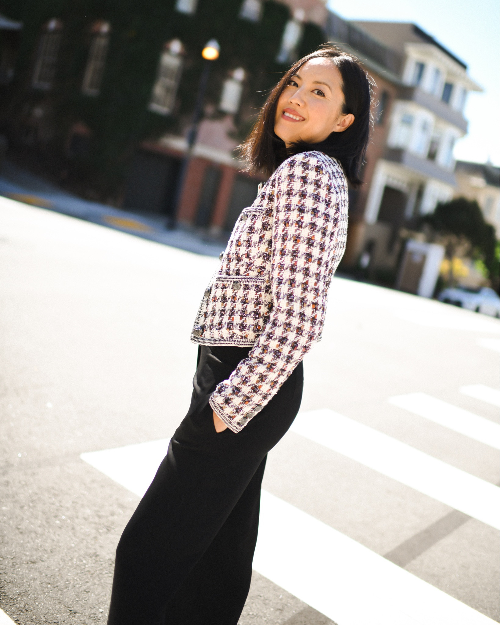 The one piece that will give your whole closet a refresh this season: a cropped blazer. And in terms of versatility, it pairs equally well with jeans for a casual weekend look. Found this gorgeous tweed one @saks. Details in my stories and on the blog today. PS: It’s Friends & Family time! 25% OFF* New Arrivals, 20% OFF* Select Jewelry, & 15% OFF* Beauty! Valid 9/28-10/3. #SaksPartner #Saks 

Follow my shop @9to5chic on the @shop.LTK app to shop this post and get my exclusive app-only content!

#liketkit 
@shop.ltk


#LTKstyletip #LTKSeasonal #LTKworkwear #LTKsalealert #LTKstyletip