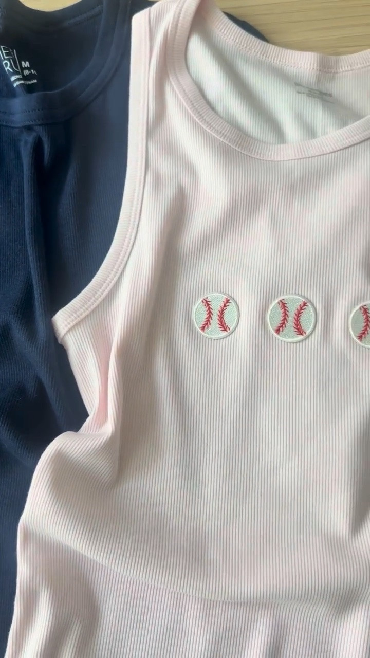 Easy DIY shirts for the ballpark if you’re like me and like things more simple. I found these little baseball patches at Hobby Lobby but linked some similar! ⚾️⚾️⚾️