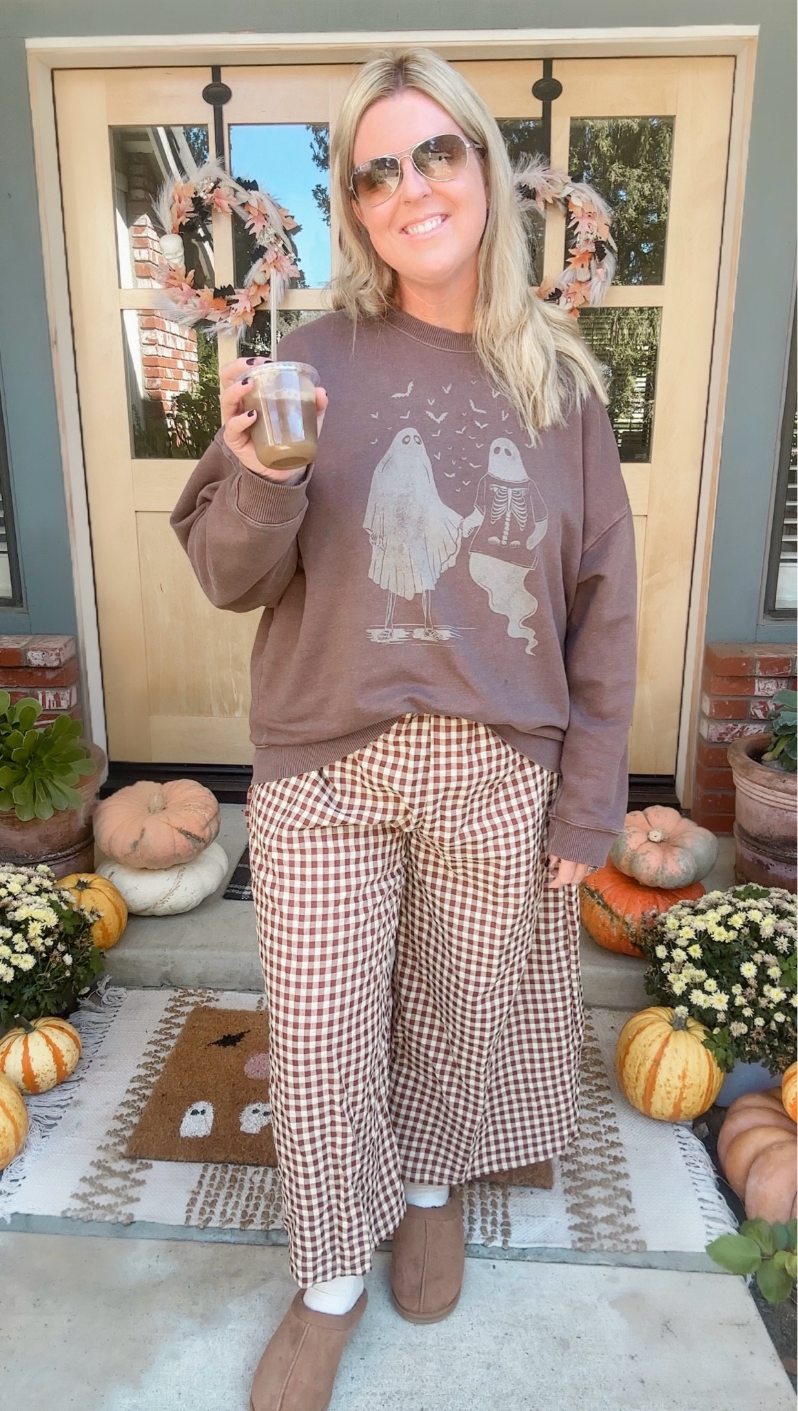 Fall mom fit 🧡🍂✨👻
Pants run a size big in my opinion 🫶🏻

#LTKHalloween #LTKMidsize #LTKSeasonal