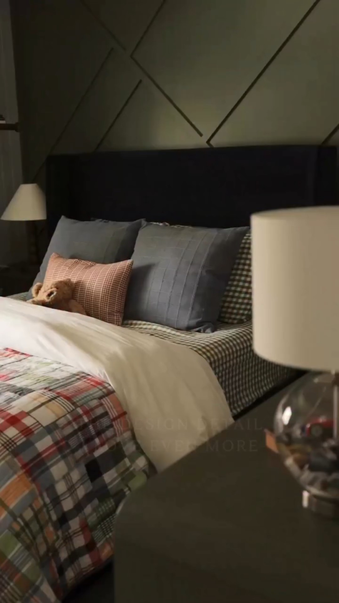 A design detail I love even more during the holidays 

#LTKHoliday #LTKHome