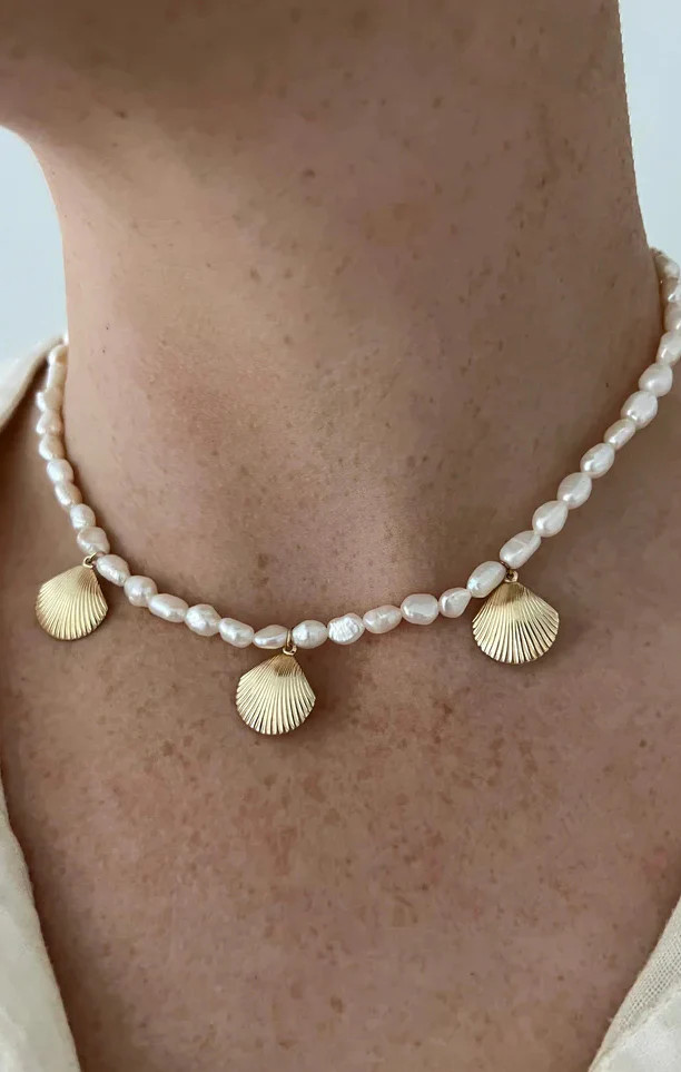 ALV Jewels Scalloped Shell Pearl Necklace ~ Pearl/Gold | Show Me Your Mumu