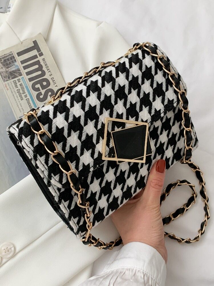 Houndstooth Graphic Flap Chain Shoulder Bag | SHEIN