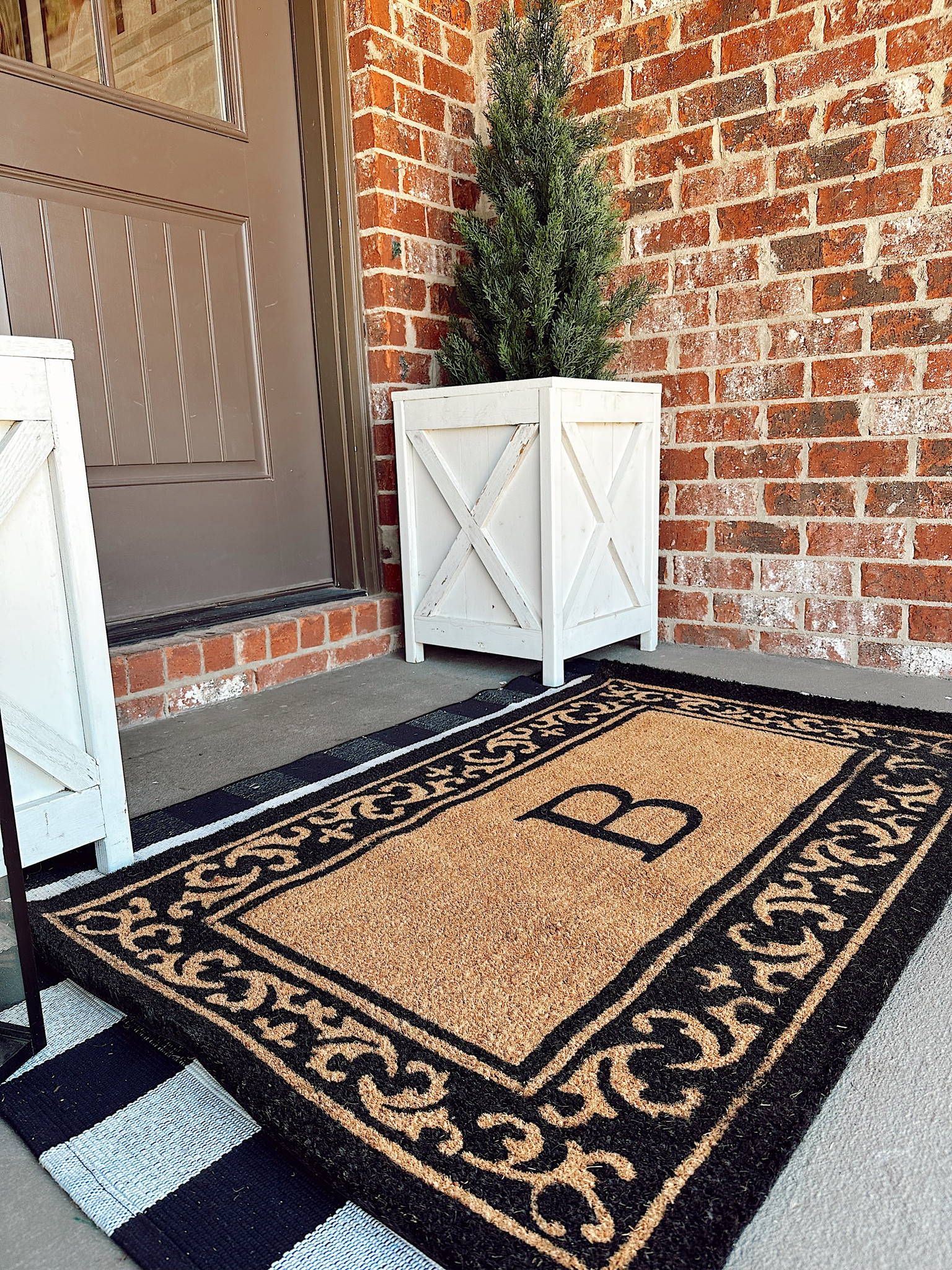 Front porch decor // Winter decor // Entryway // Home decor // Winter refresh // Front door // Outdoor plants

#LTKSeasonal #LTKstyletip #LTKhome