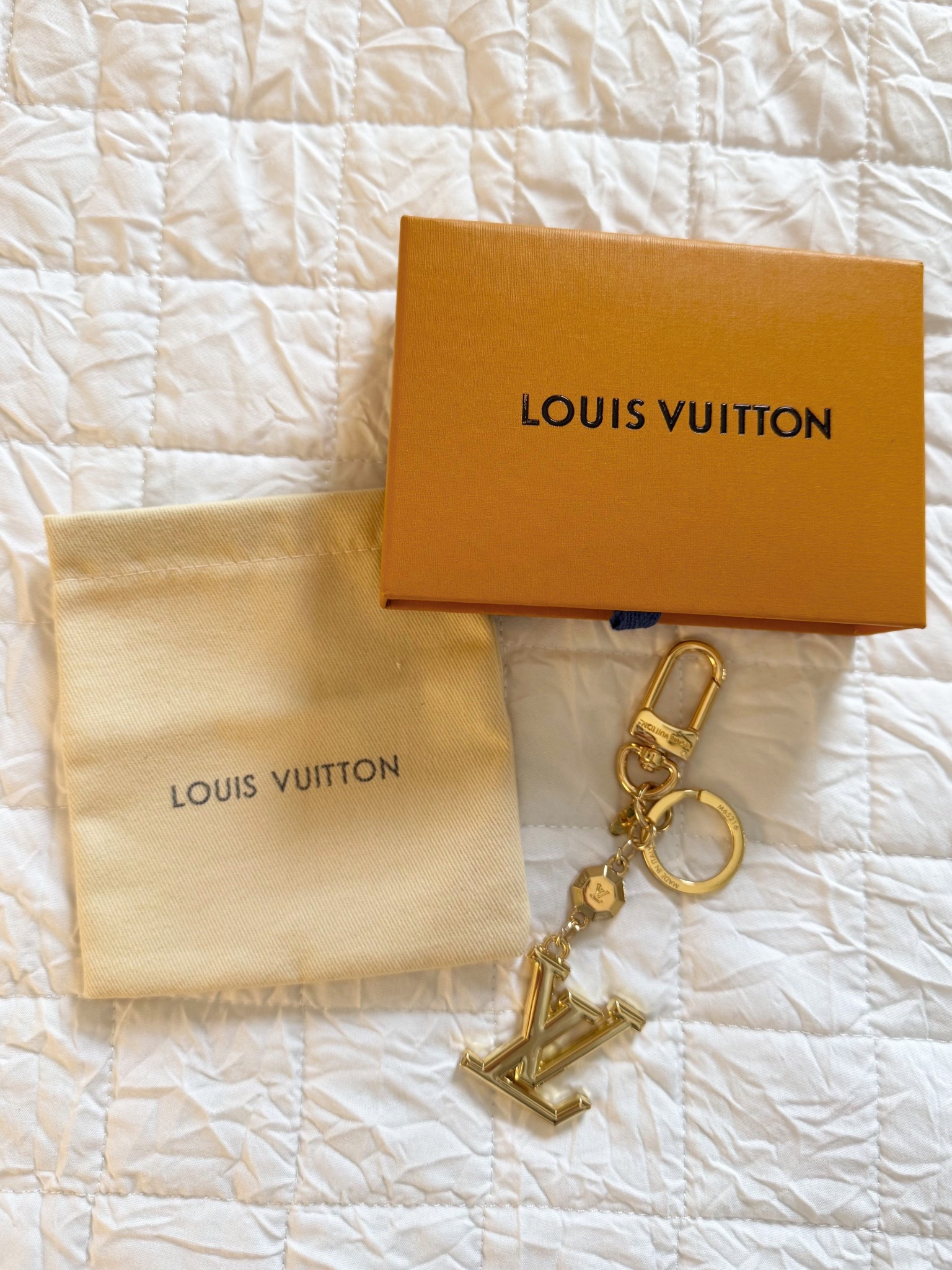 such a cute accessory to add to keys/bags/luggage/ etc! ✨
