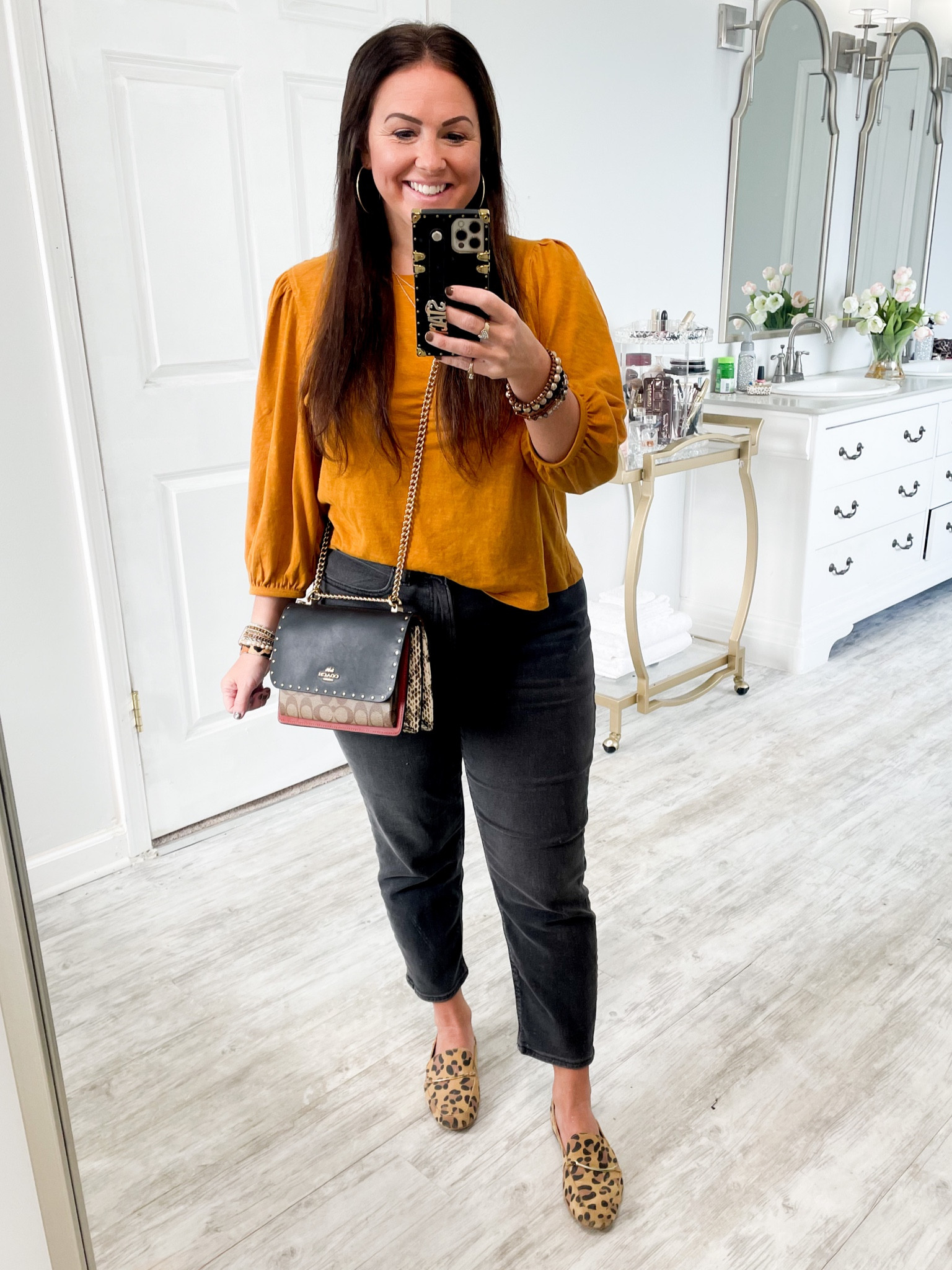 Flutter sleeves, prettiest purses, mom jeans, and leopard print shoes (well, really leopard print everything)…these are a few of my favorite things!😉

Tags:
Transitional top
Petite top
Transitional look
Transitional fit
Fall fit
Fall outfit
Fall look
American eagle
AE jeans
AE denim
Petite denim
Petite jeans
Cropped jeans
AE mom jeans
American eagle mom jeans
Coach purse
Coach crossbody
Designer purse
Designer handbag
Leopard slides
Leopard mules


#LTKitbag #LTKshoecrush #LTKSeasonal