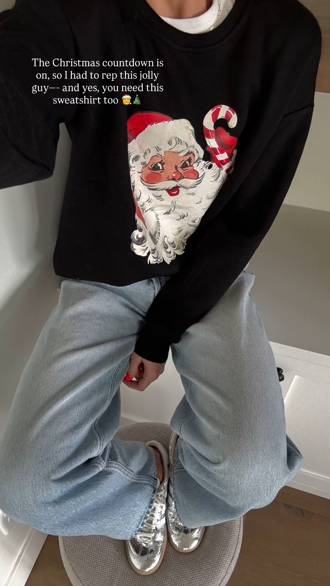 Cutest graphic Santa sweatshirt. I sized to a large for a more oversized fit!
 

#LTKOver40 #LTKSeasonal #LTKHoliday