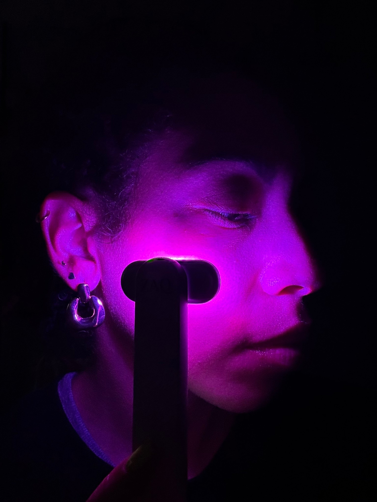 Glow on demand ✨ LED wand boosts collagen, firms skin & reduces fine lines. #SkincareTools #LEDLightTherapy #GlowingSkin #AntiAging

#LTKBeauty #LTKgrwm #LTKselfcare