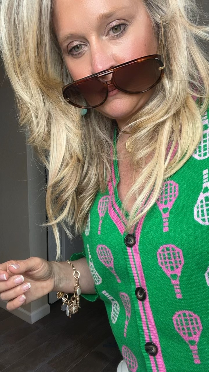  ✨Tap the bell, save and ❤️ for over 40 fashion, midlife style, midsize fashion and luxury looks for less. 

Code Lindsey15 for extra 15% off

I spent years sucking it in. Hiding. Avoiding bright clothes. And one day I just… stopped. 🤍 This is my midlife belly. Size 10/12. 47 years old. And even with my recent 10 lb  weight gain, I have never felt more like myself in these pieces .👯‍♀️ Save it, share it, spread the word, midlife comfort starts here. 

#midlifebelly #over40fashion #midsizestyle #bodyconfidence #over40andmidlife 

Follow my LTK @Over40andmidlife on the @shop.LTK app to view this post and get my exclusive app-only content!

#liketkit #LTKOver40 #LTKMidsize #LTKSaleAlert
@shop.ltk
https://liketk.it/62bE6