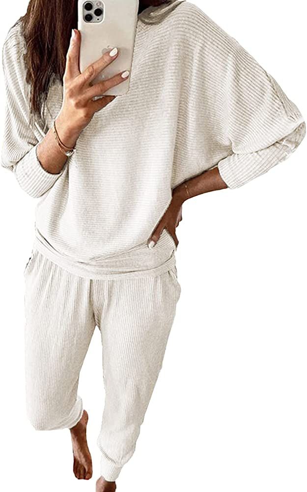 PRETTYGARDEN Women's 2 Piece Sweatsuit Solid Color Long Sleeve Pullover Long Pants Tracksuit | Amazon (US)