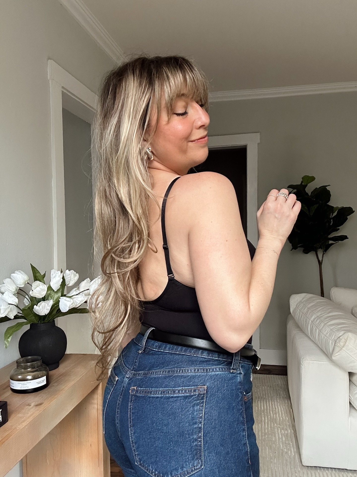 Don’t you love when you re-discover something in your closet you had forgotten about?? Pulled out this skims-inspired shapewear bodysuit and was blown away once again by how snatching it is!! Wearing a size xxs/xs 



#bodysuit #shapewearbodysuit #shaperx #amazonfashionfinds #amazonfashion