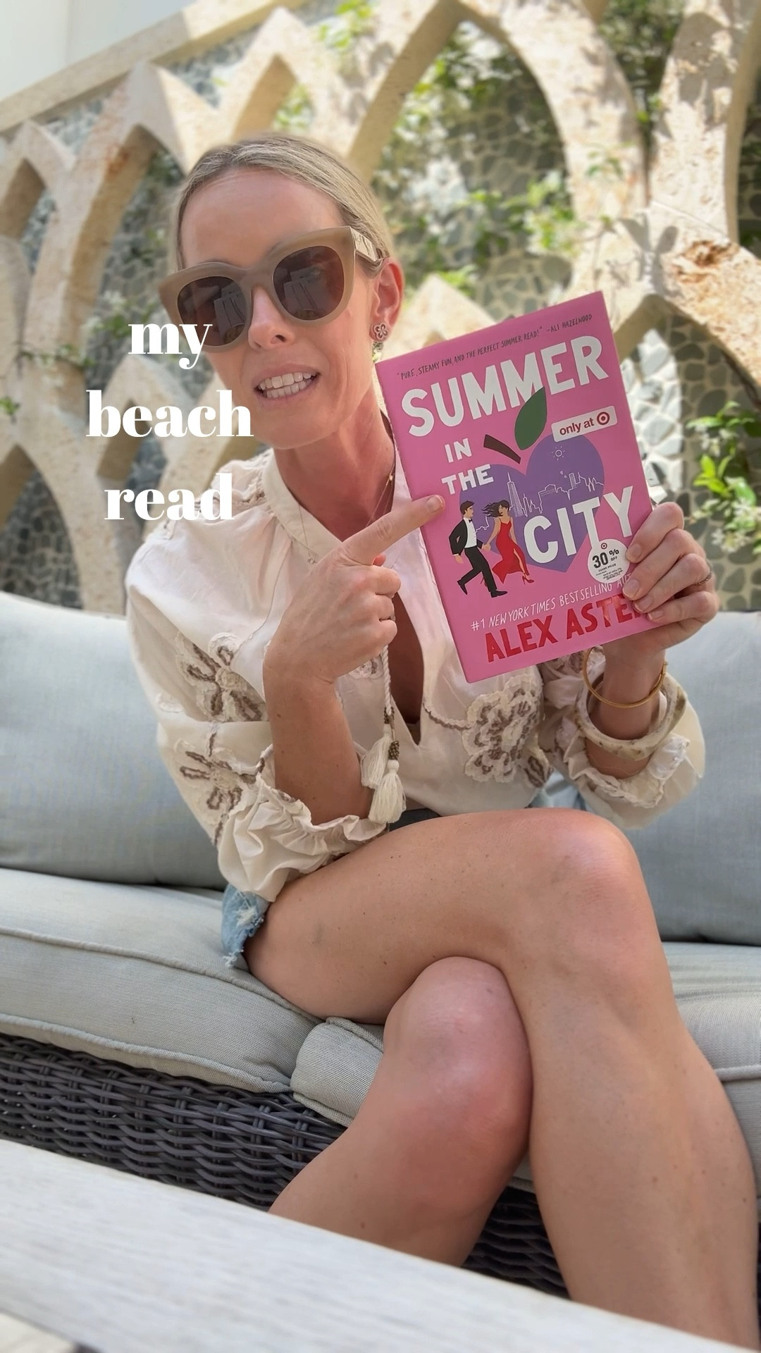 Just started and can’t put it down! New York, Billionaire, a little secret identity element, fake relationship… all of it 💛