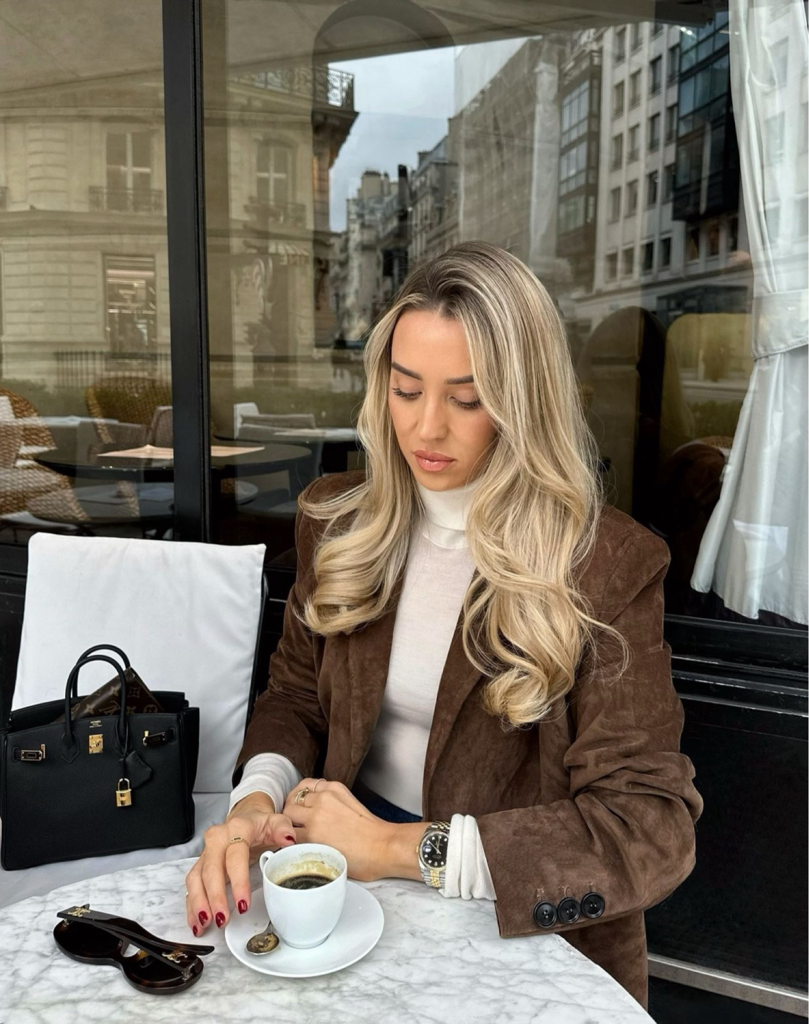 Coffee in Paris ☕️🥐🍂 my favourite autumn piece this season, my De Savary brown suede blazer, styled neutrally with Abercrombie dark marble blue jeans, Massimo Dutti cream off white roll neck jumper and Chanel brown ballet flats. Perfect coffee date, city break autumn look 🤎#LTKautumn 

#LTKstyletip #LTKworkwear