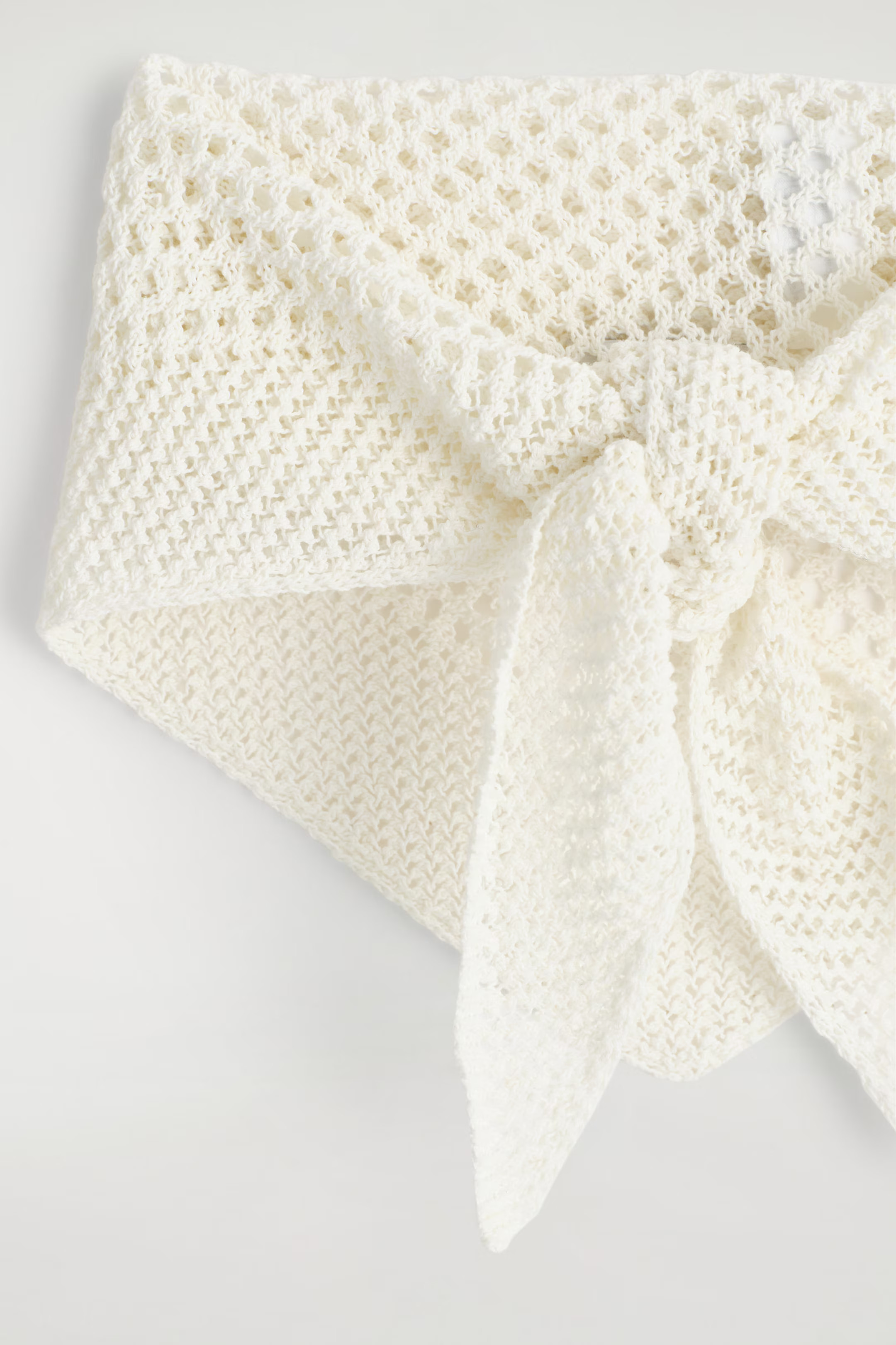 POINTELLE-KNIT TRIANGLE SCARF - WHITE | COS AU | COS (AU)
