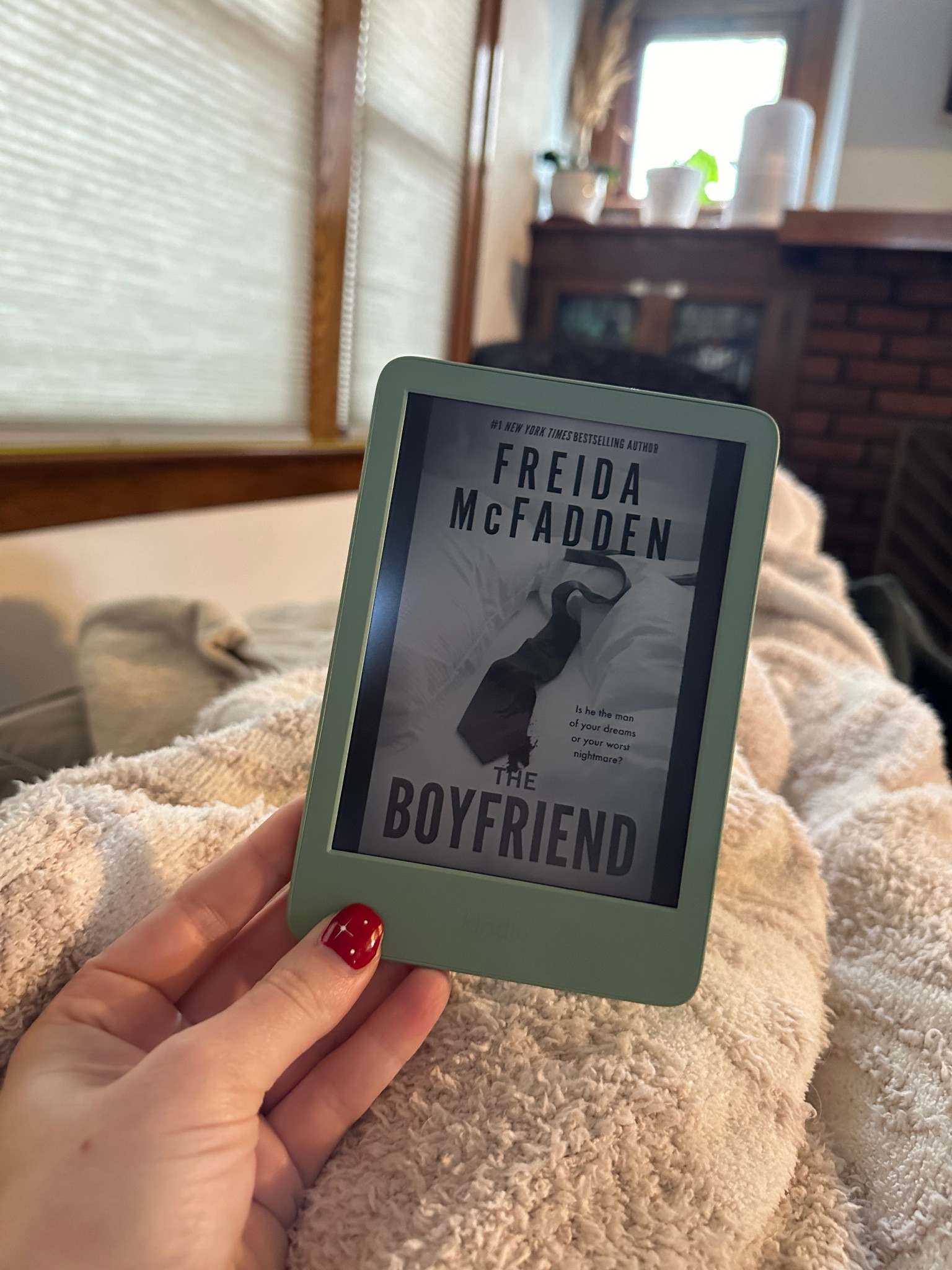 I had a nook back in college and I loved it. I put it away and never brought it back out, didn’t read for a while etc. on our most recent trip I was so annoyed tried to read on my large iPad in the sun that I said I wanted a kindle. I literally have barely put it down since I got it why did I wait this long!!!!

#LTKGiftGuide #LTKTravel #LTKFindsUnder100