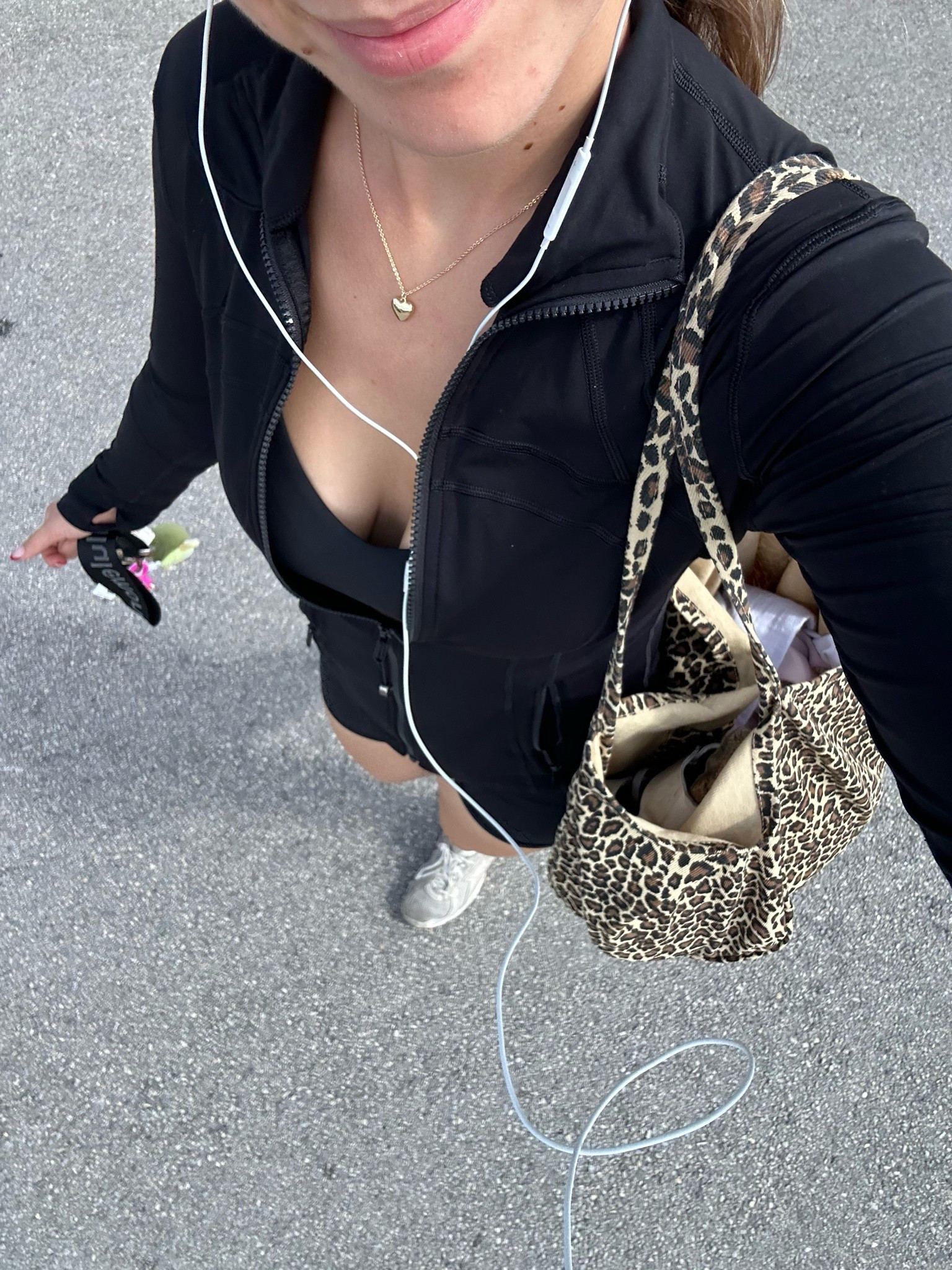 The perfect gym ootd🖤

#LTKootd #LTKfitnessgoals #LTKdayinmylife