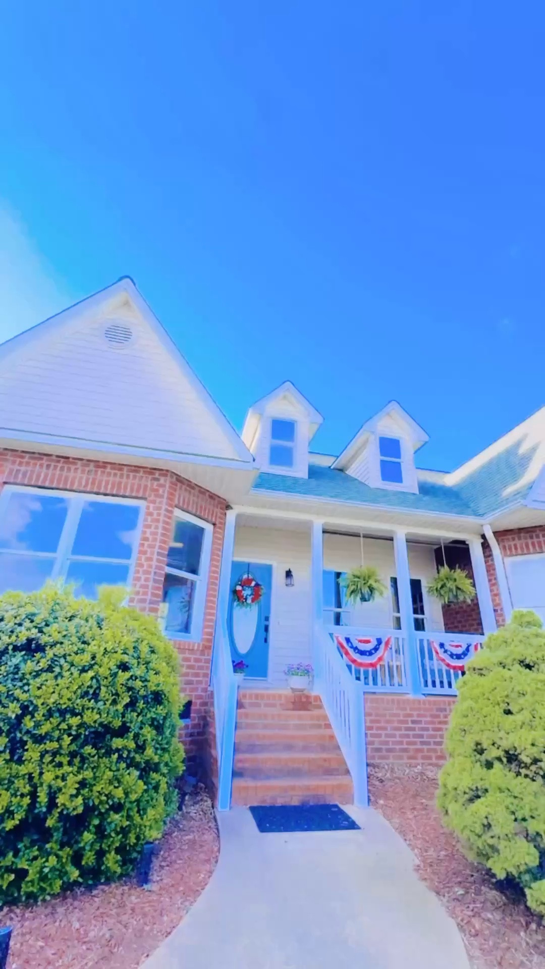 my kind of friday night 🇺🇸🌭🐓🚜🌳❤️🐴🤍🌟💙 #americanhoneysummer #sweetcountrysummer #myfavoritetimeofyear 

#LTKSeasonal #LTKHome