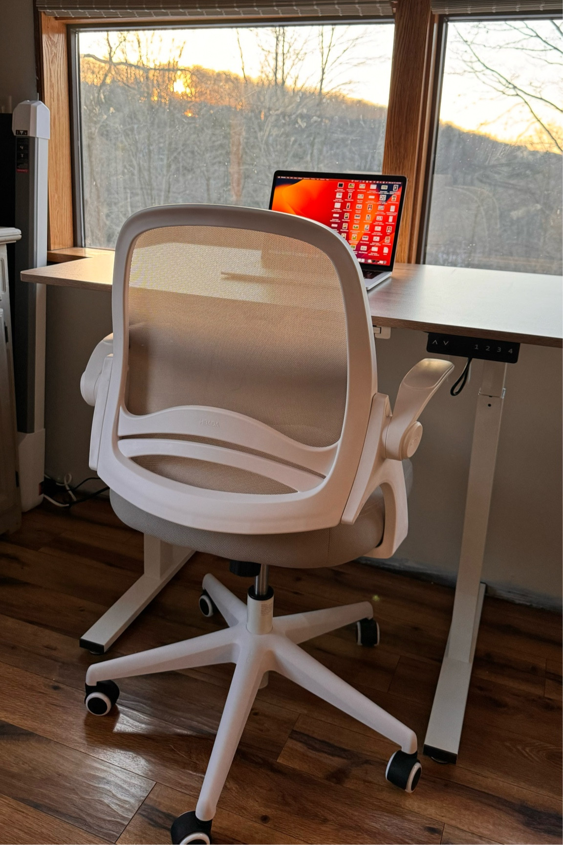 Mini home office 
I finally treated myself to a designated work area 

#LTKhome