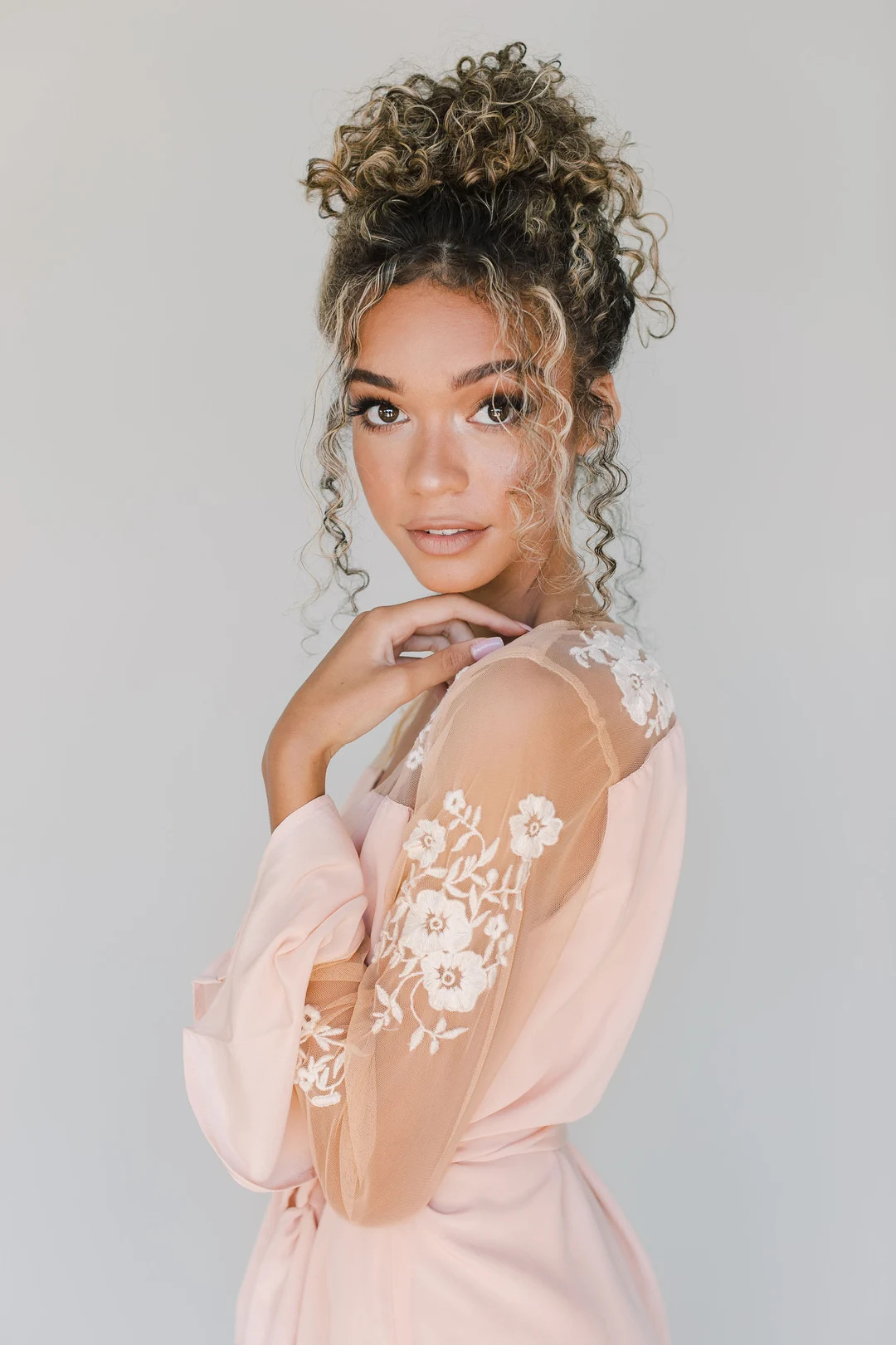 Pink Bridesmaid Robes / Bridal Party Gifts / Gift for Bridesmaids / Luxury Robes for Women / Moth... | Etsy (US)