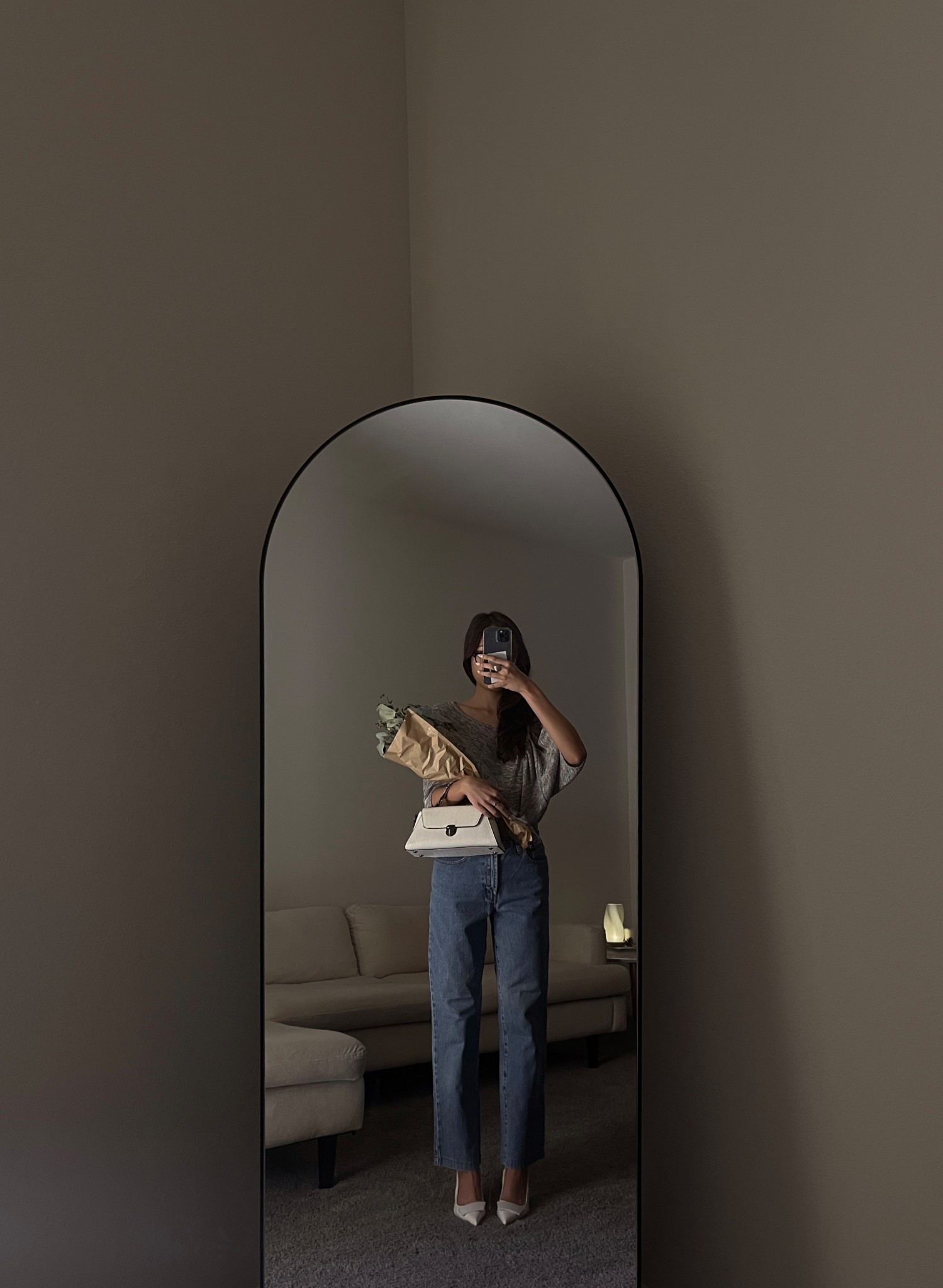 An everyday chic outfit idea: straight-leg jeans, a flowy top, pointed heels, and a structured handbag 🤍

I love wearing jeans as they’re perfect as a spring outfit, for casual date nights, or for a girls night out.

#LTKdayinmylife #LTKselfcare #LTKootd