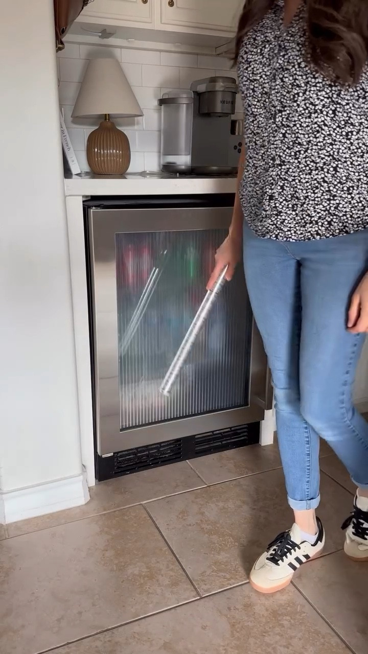 Comment MUST for link!
I am not joking when I say that every time I would look at this fridge, I would try to think of different ways to make it not be such an eyesore. 🤣 I even thought that it would be cool to have a button to press to enable a frosted tint look. Then it dawned on me. I don’t know how I overlooked this. 🤣🥹
.
.
.
#budgetfriendlydecor #affordablehomedecor  #stylewithme #dailyreels #reelsinstagram #homeinspo #reelitfeelit #interiorinspiration #designonadime #designonabudget #budgetfriendly #homedecor #boujieonabudget #makehomeyours #smmakelifebeautiful
#howedwell #howyouhome #myneutralhome #dailydecordose #ａｅｓｔｈｅｔｉｃ #amazon #amazonhome