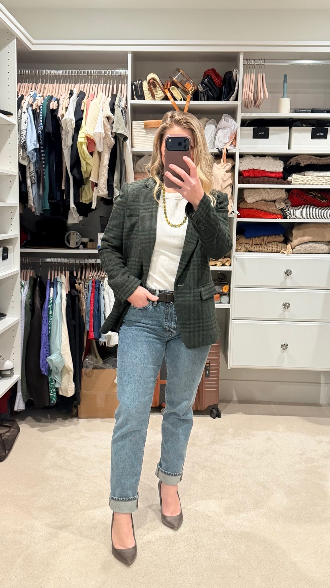 Workwear, but make it effortless ✨

A tailored blazer instantly elevates denim, and this combo is one of my go-to formulas when I want to look polished without overthinking it. The structured layers + relaxed fit keep it feeling modern, not stuffy.

Perfect for meetings, running between appointments, or a casual office day when you still want to feel put together.

Linked in LTK 🤍

#LTKWorkwear #LTKPetite #LTKootd