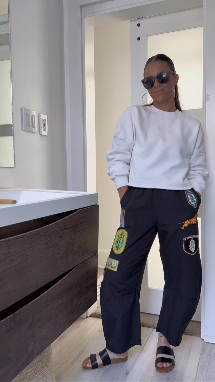 Find the pants with personality and the outfit builds itself.

- Patches
- Print 
- Shape 
- An unexpected detail

One piece that does something. Throw on a simple top and of course, your accessories.

You don’t need a complicated outfit. You just need one piece worth noticing. 🫶🏼

Pants: XS (I’m 5’3)

#LTKootd #LTKgrwm #LTKActive