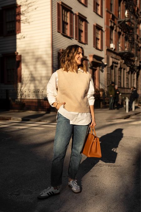 Easy and casual way to style a button down shirt for spring

#LTKstyletip #LTKSeasonal