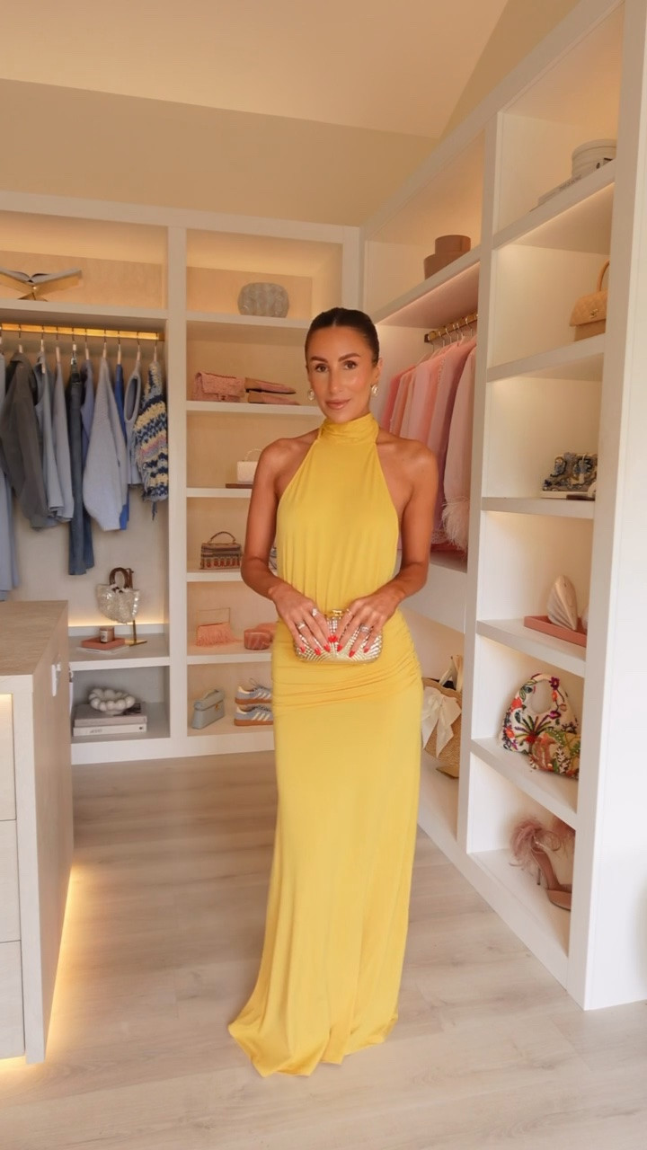 H&M reel 🧡🍋

Yellow dress: size XS 
White floral dress: size XS 
Green shorts: size 8 
Pink dress: size XS 
Black and white dress: size S 
Blue lemon dress: size XS

#LTKuk #LTKsummer #LTKstyletip