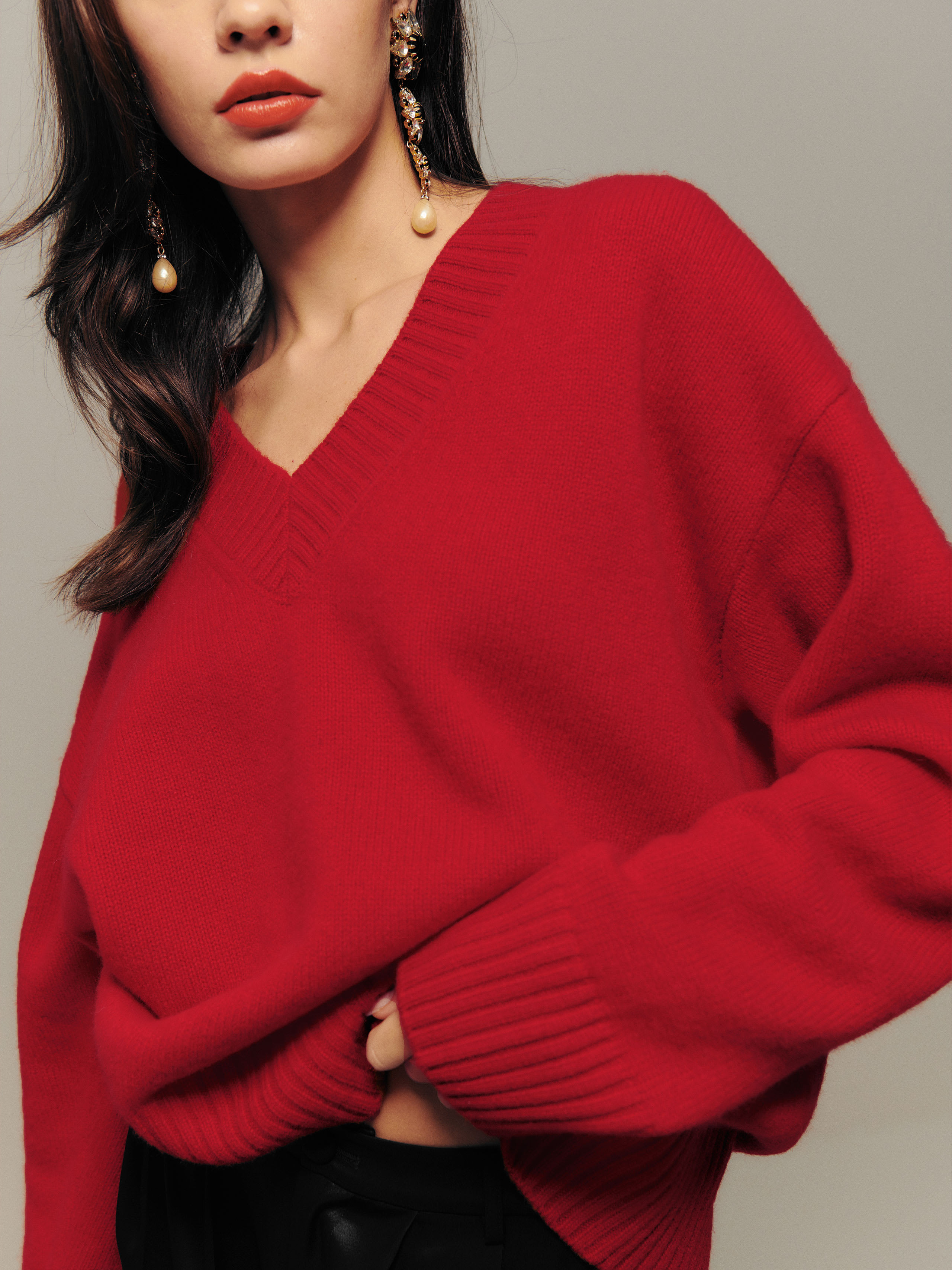 Jadey Cashmere Oversized V-Neck Sweater | Reformation (Global)