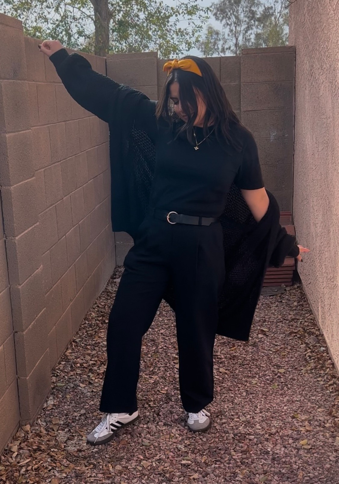 All black MUA OOTD #2 😎 another ‘fit I chose to do makeup duties with back in February 💕

Simple + comfortable = perfection for long days on the job. Easy to move in and still look put together 💁🏻‍♀️

#LTKStyleTip #LTKPetite #LTKMidsize