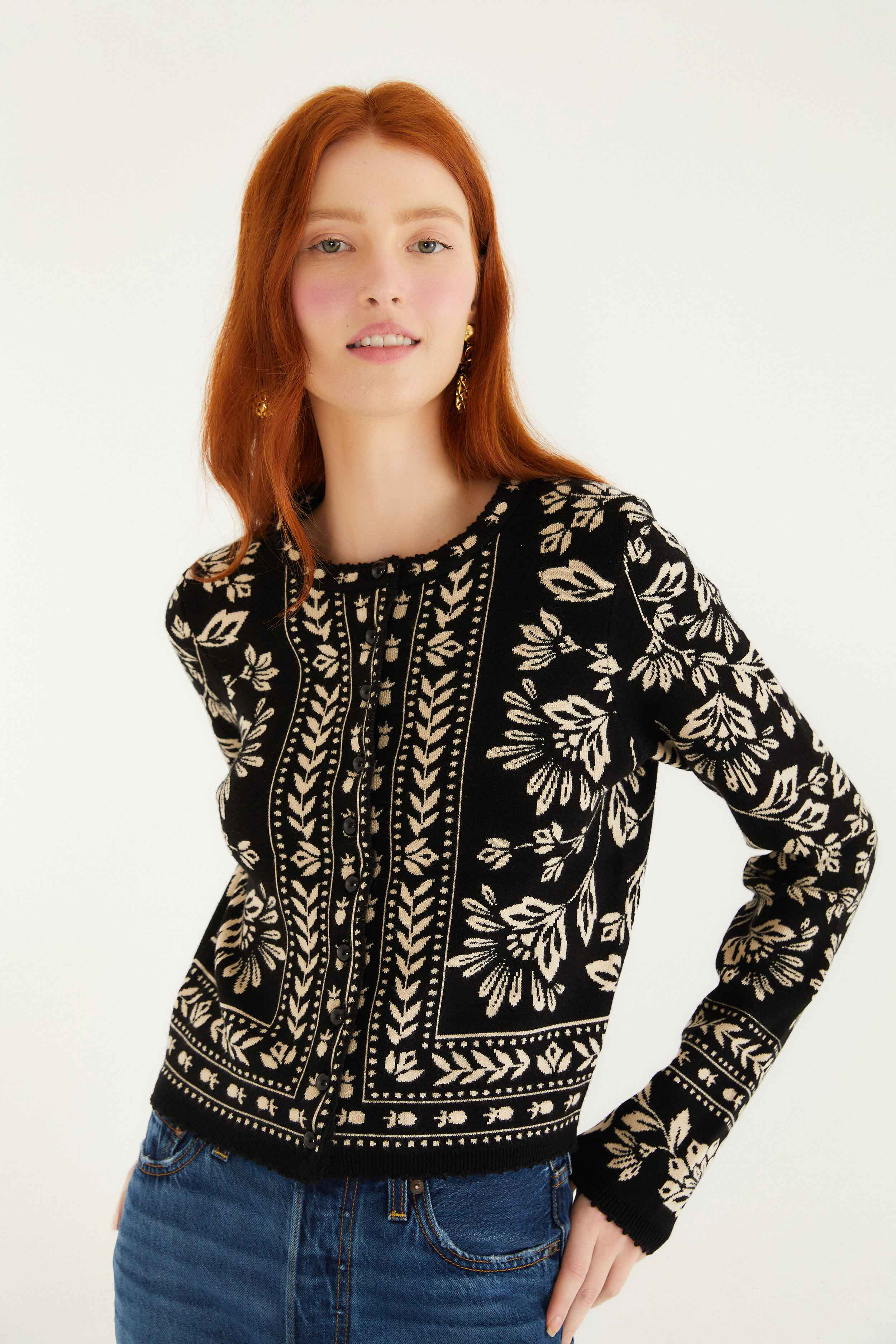 Black And White Flower Bloom Buttoned Knit Cardigan | FARM Rio | FarmRio (US)