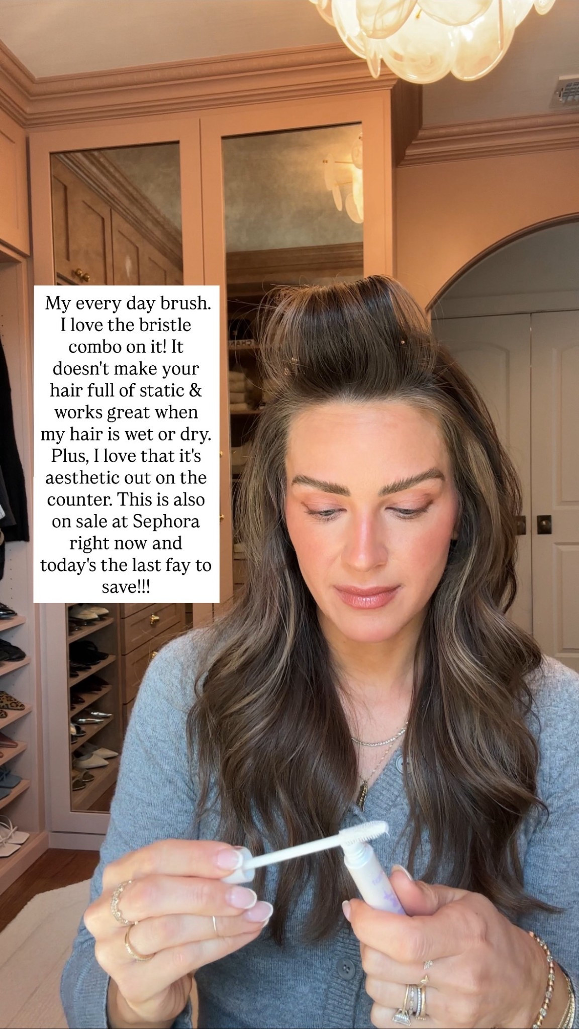 WEEKLY BESTSELLERS✨
4. Hair Brush (ON SALE)



#LTKHoliday #LTKStyleTip #LTKBeauty