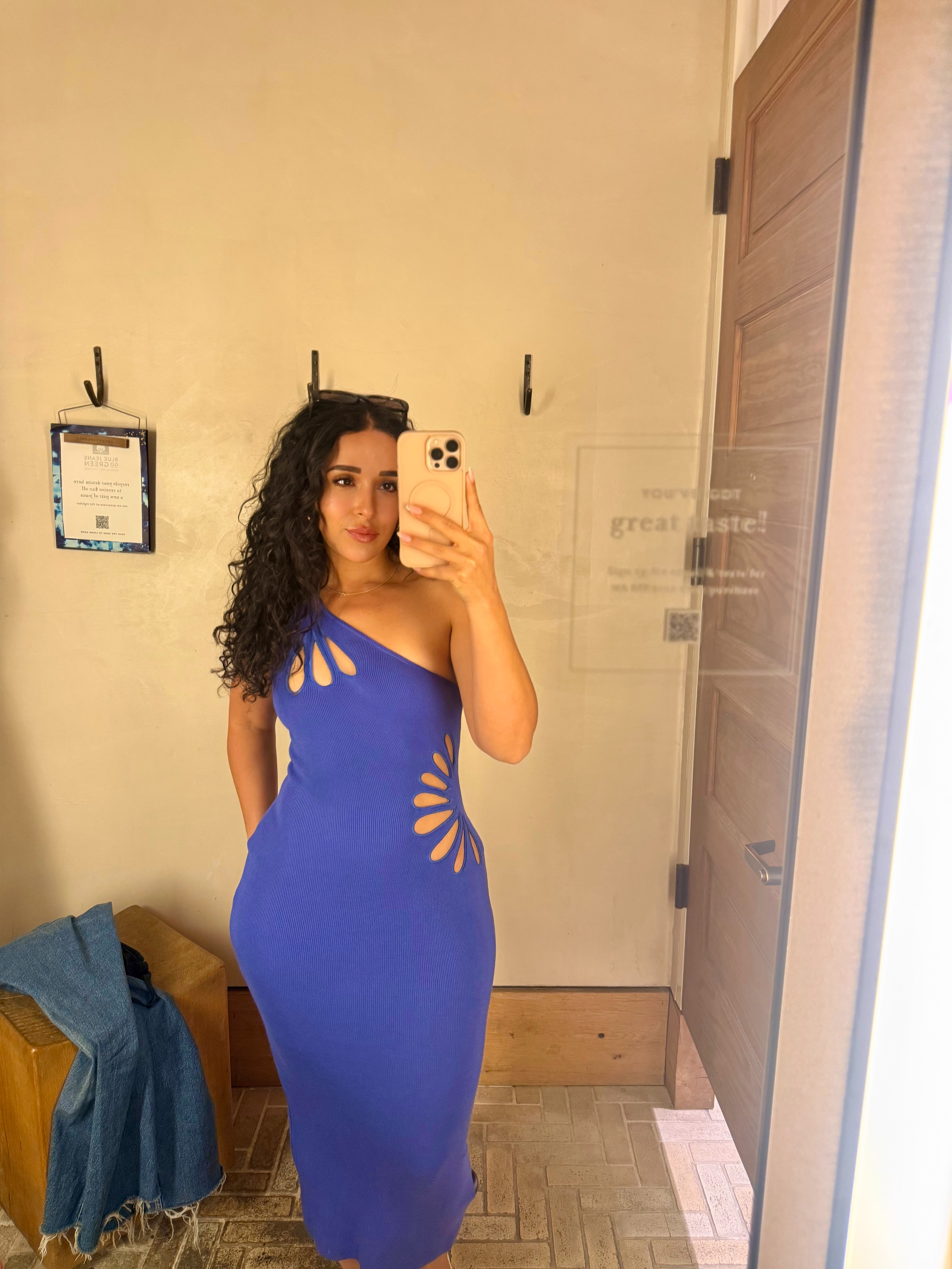 need this in more colors asap!


#vacationoutfits #vacationfit  

 #LTKootd