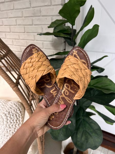 Sam Edelman women’s sandals
True to size
Amazon fashion finds
Woven sandals

These sandals are easy to dress up or down. Pair with denim shorts, gauze beach pants, dresses, skinny jeans and more!
#slide #sandal #flats 

#LTKsalealert #LTKshoecrush #LTKstyletip