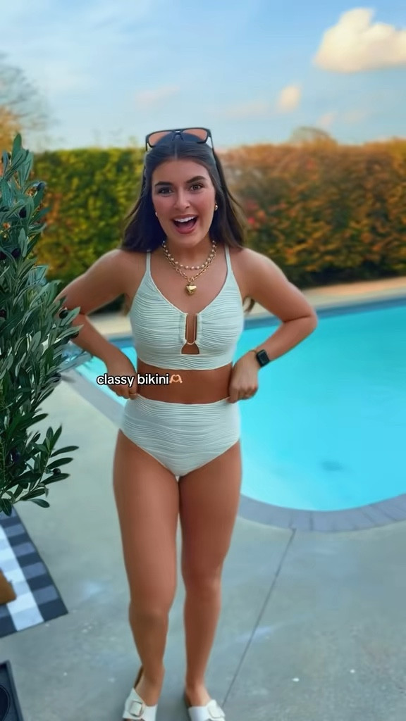 A bikini that actually has coverage… yes please 🙌🏻🙌🏻🙌🏻

#LTKSwim #LTKSaleAlert