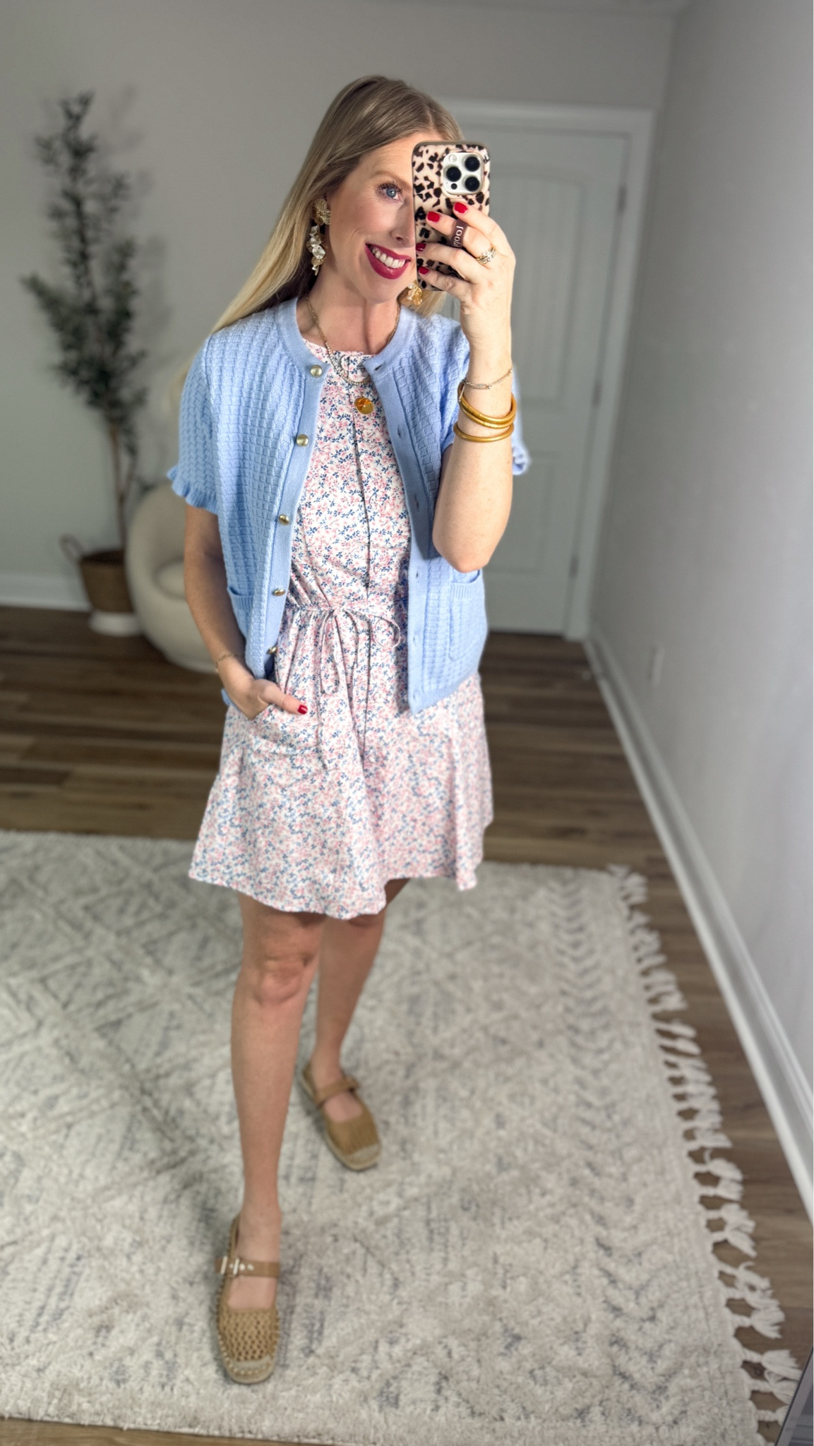 Weekend Walmart Wins try on
Short sleeve cardigan- small
Floral mini dress- small 

#LTKWorkwear #LTKootd