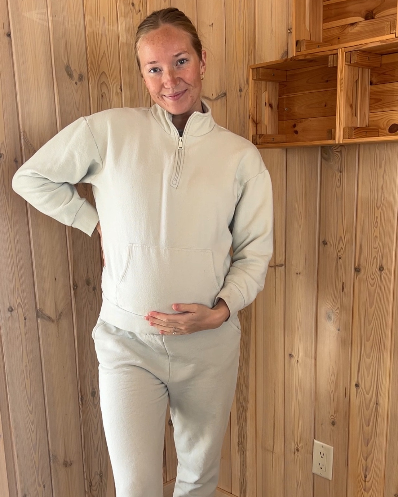Bump friendly cozy fit! Perfect for running errands or lounging ✨🫶🏻