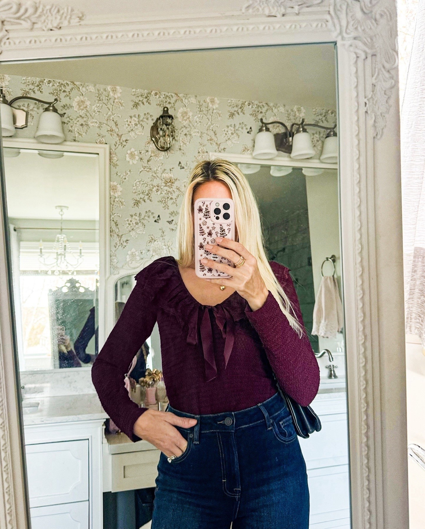 The prettiest holiday top! 

#LTKCyberWeek #LTKHoliday #LTKGiftGuide