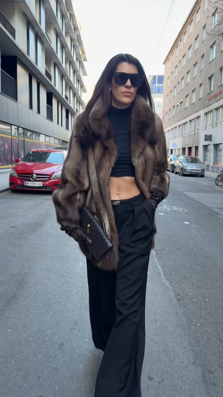 Low rise pants - do we have an opinion?

Pants & top: @wardrobe.nyc x @rosiehw 
Glasses: @ysl 
Bag: @bottegavenetaworld 
Gloves: @mango 
Shoes: @tonybianco 

#lowrise #lowrisepants #ysl #wardrobenyc #fur #vintagefur #lookbook #coolgirl #coolgirlvibes #elegant #fashioninspo #furseason #furjacket #whatiwore #ootd