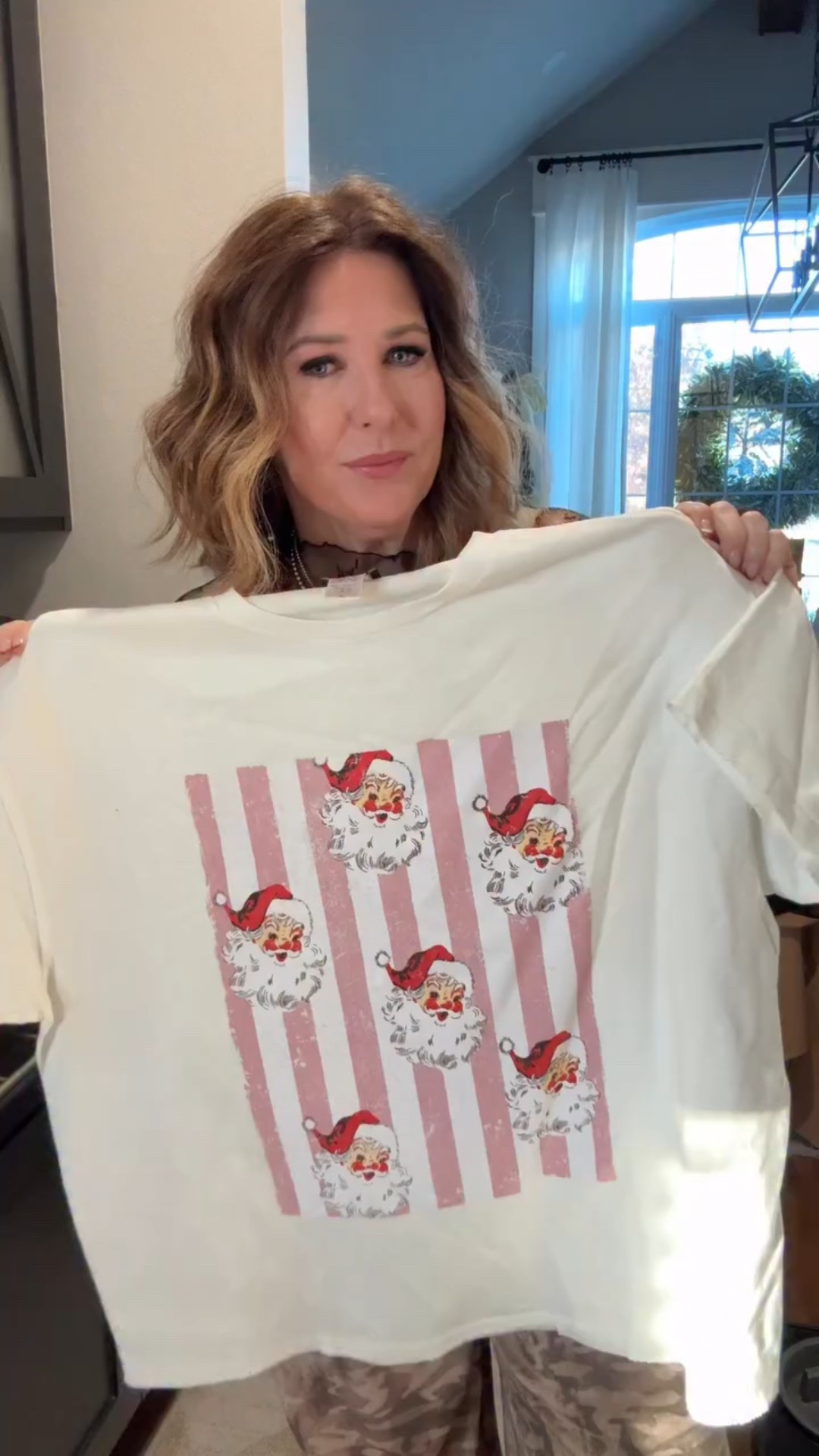 This Santa tee is so stinkin cuuttee! 🎅 look at his rosey cheeks. I love Santa figures and had to have him from @copperandcloth.shop 

You need to take a look at their site. This tee is oversized and I’m wearying a medium. The camo pants are also from @copperandcloth.shop - wearing a medium in these also. 
Super comfy and I’ll be wearing these all winter long. 

Share this link to all your Santa loving friends. Like and save this post for inspo 😘🎅🎄
Merry Christmas Friends ✨

#over40style #over50style #santastyle #copperandcloth #holidayfashion #holidaybohostyle #bohostyles #christmasinspo